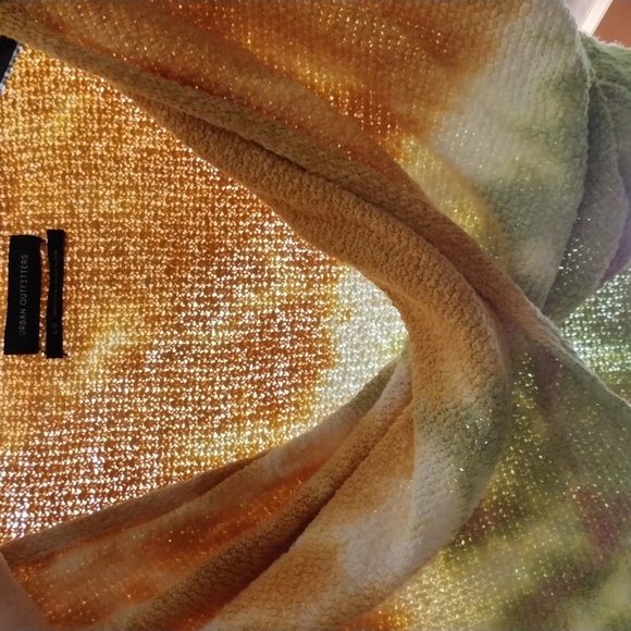 Urban Outfitters Yellow Green tie dyed cropped sweater size Large - Picture 9 of 11
